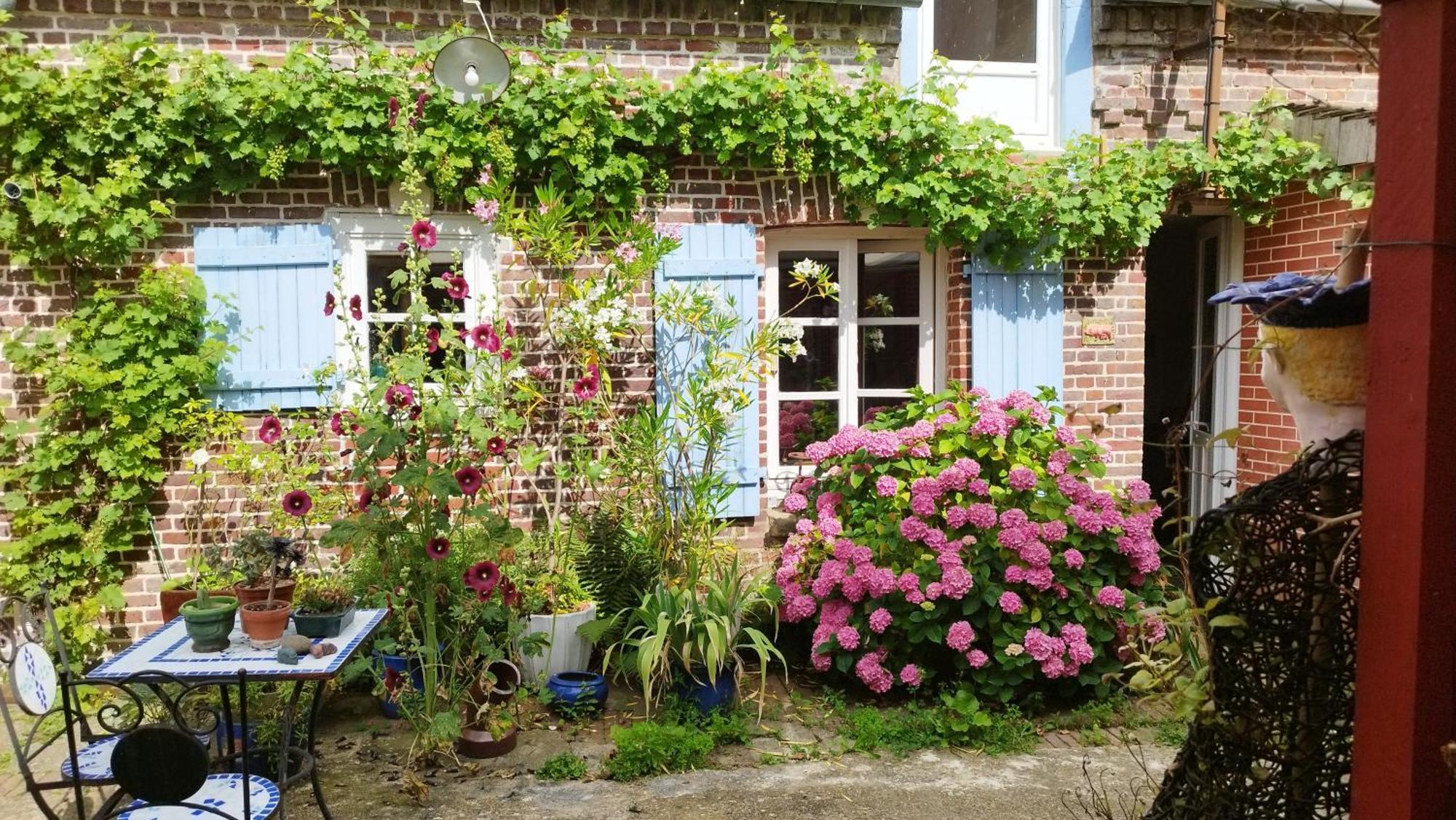 Bed and Breakfast La "charcuterie" GREBER Beauvais Exterior foto